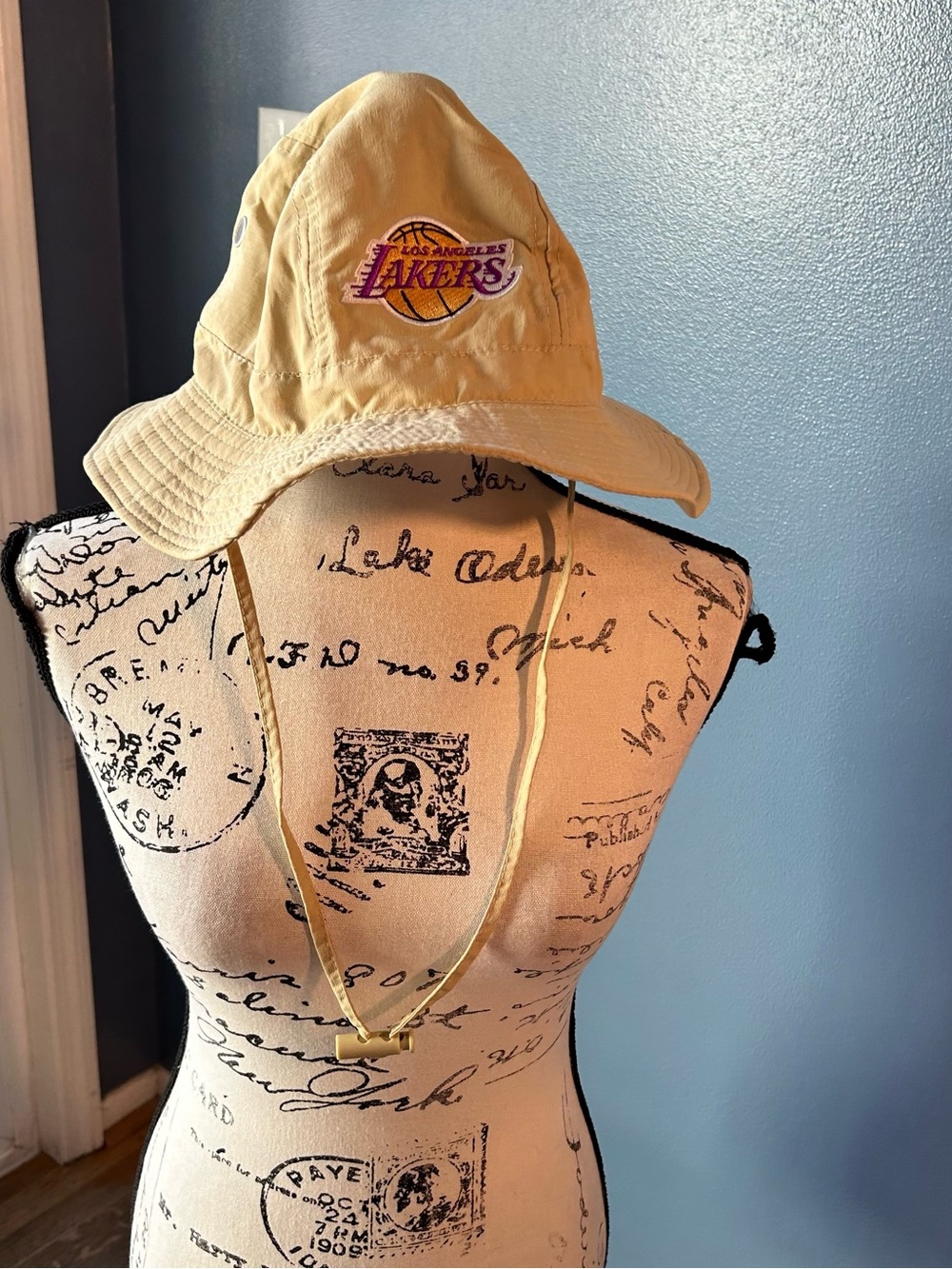 Lakers NBA fisherman Bucket Hat with Chin Strap